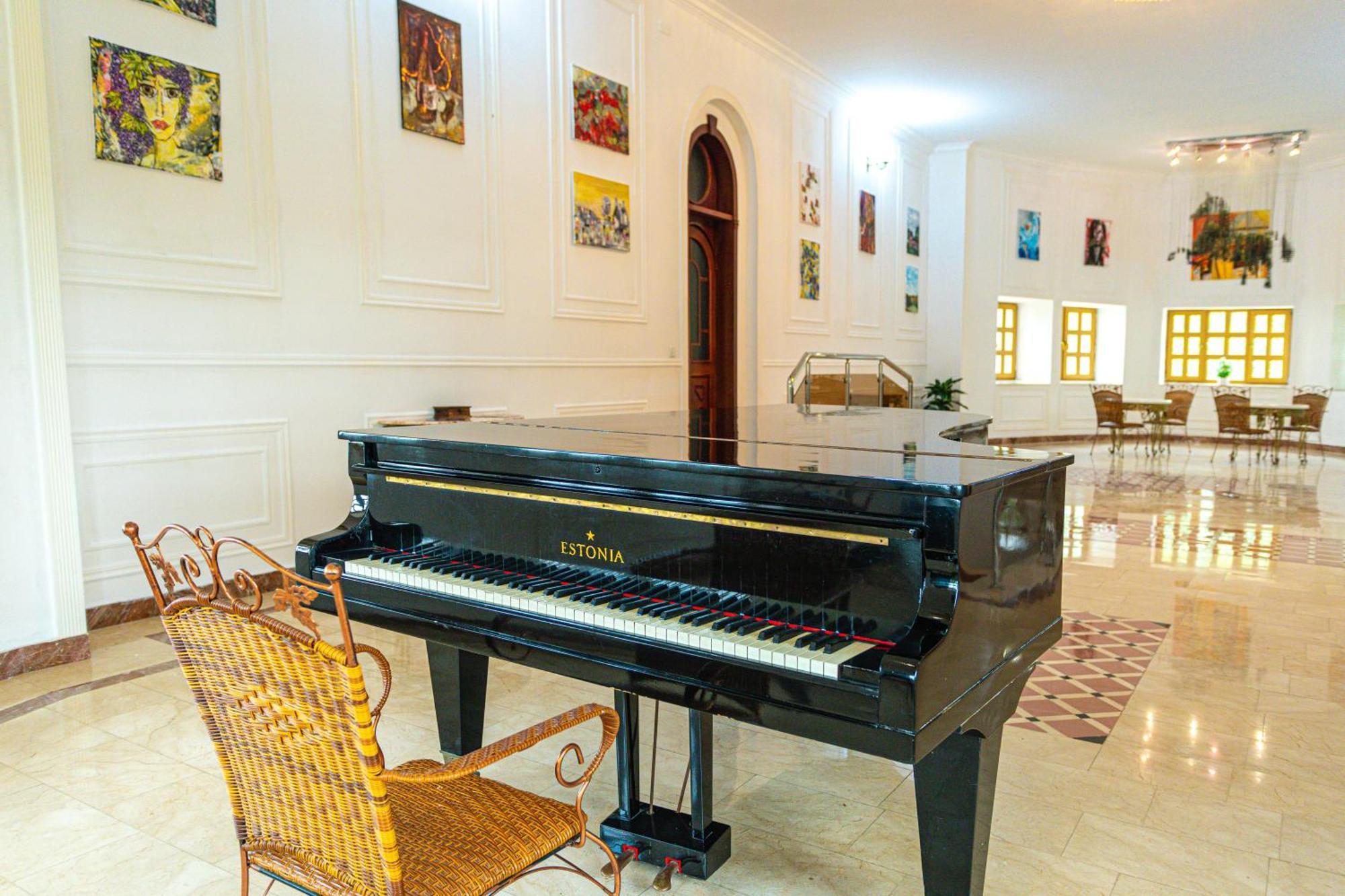 Chabiant Guesthouse Chateau Monolit Ikinci Yeniyol Luaran gambar