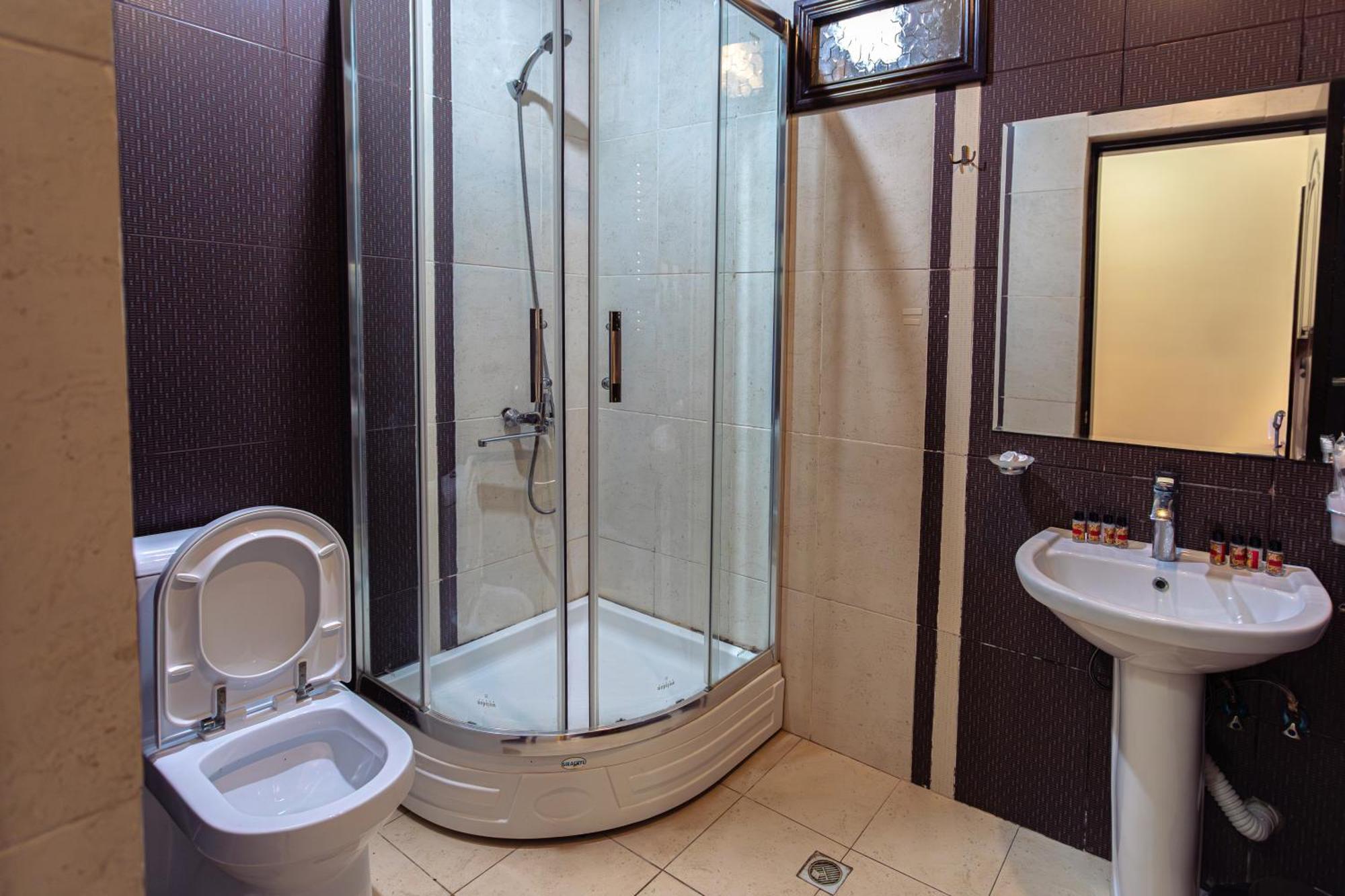 Chabiant Guesthouse Chateau Monolit Ikinci Yeniyol Luaran gambar