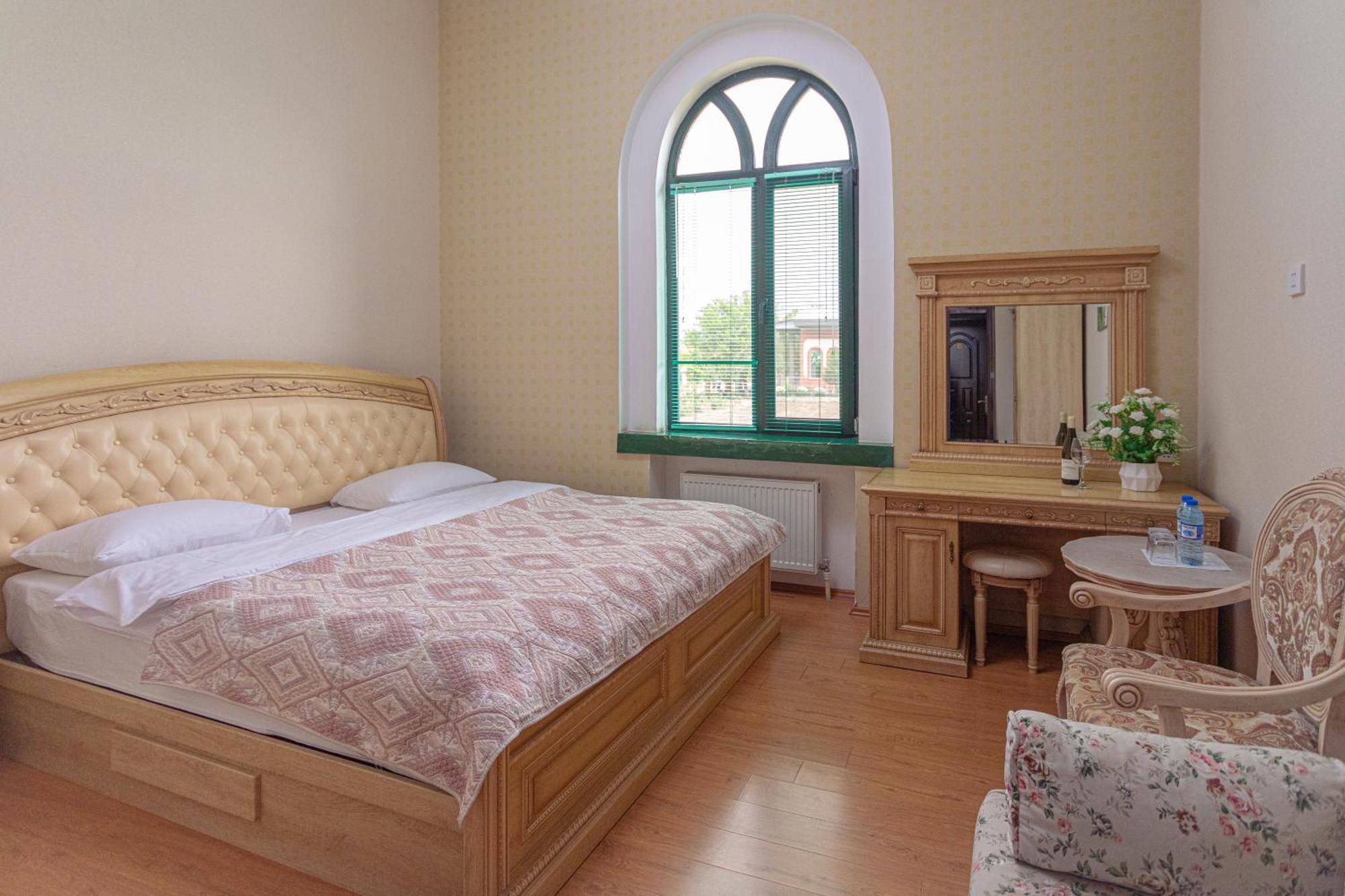 Chabiant Guesthouse Chateau Monolit Ikinci Yeniyol Luaran gambar