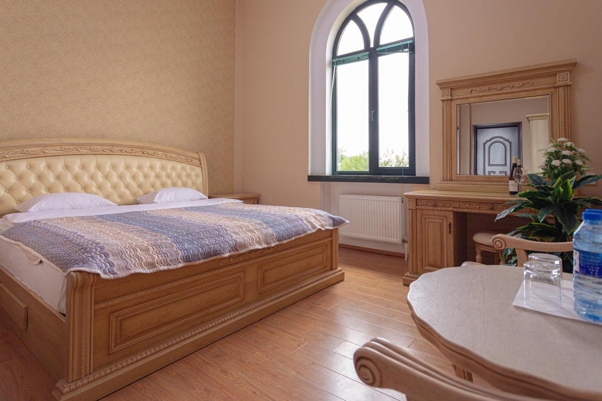 Chabiant Guesthouse Chateau Monolit Ikinci Yeniyol Luaran gambar